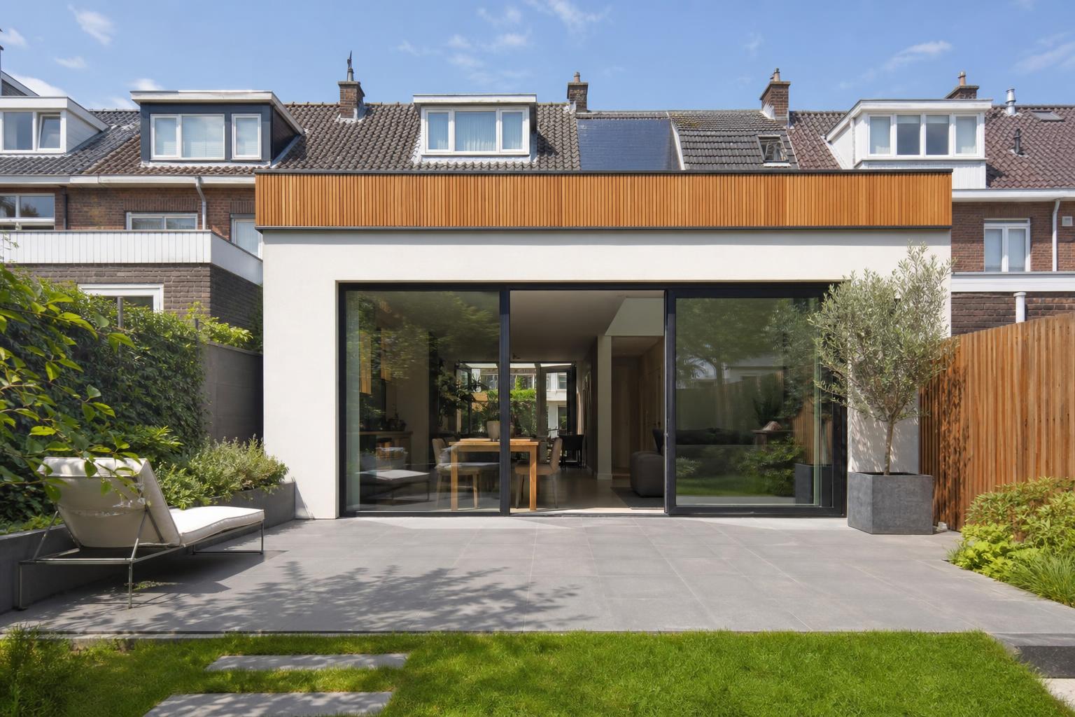 Aanbouw met witte stuc, Eindhoven